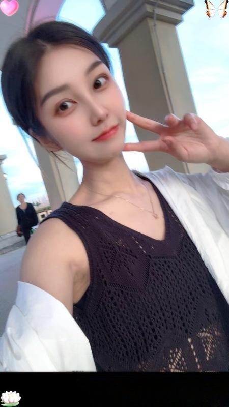 小个子窈窕女