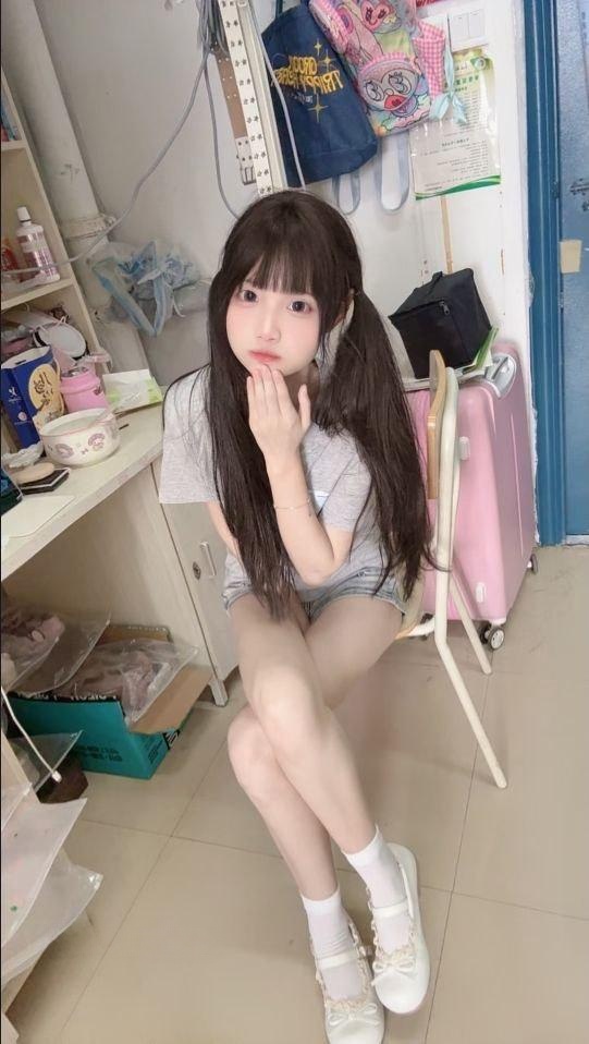 水嫩马尾辫学妹少女